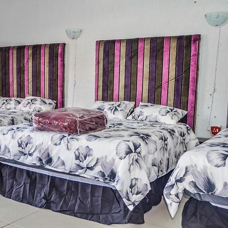 Sani Bonani Guest House เคลิร์กสดอร์ป ภายนอก รูปภาพ